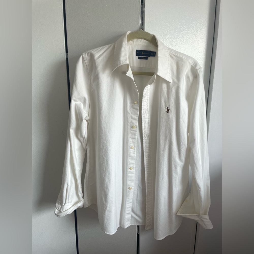 White Men's Classic Fit Long Sleeve Oxford Shirt
